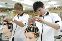 美容師国家試験合格率100％達成！！